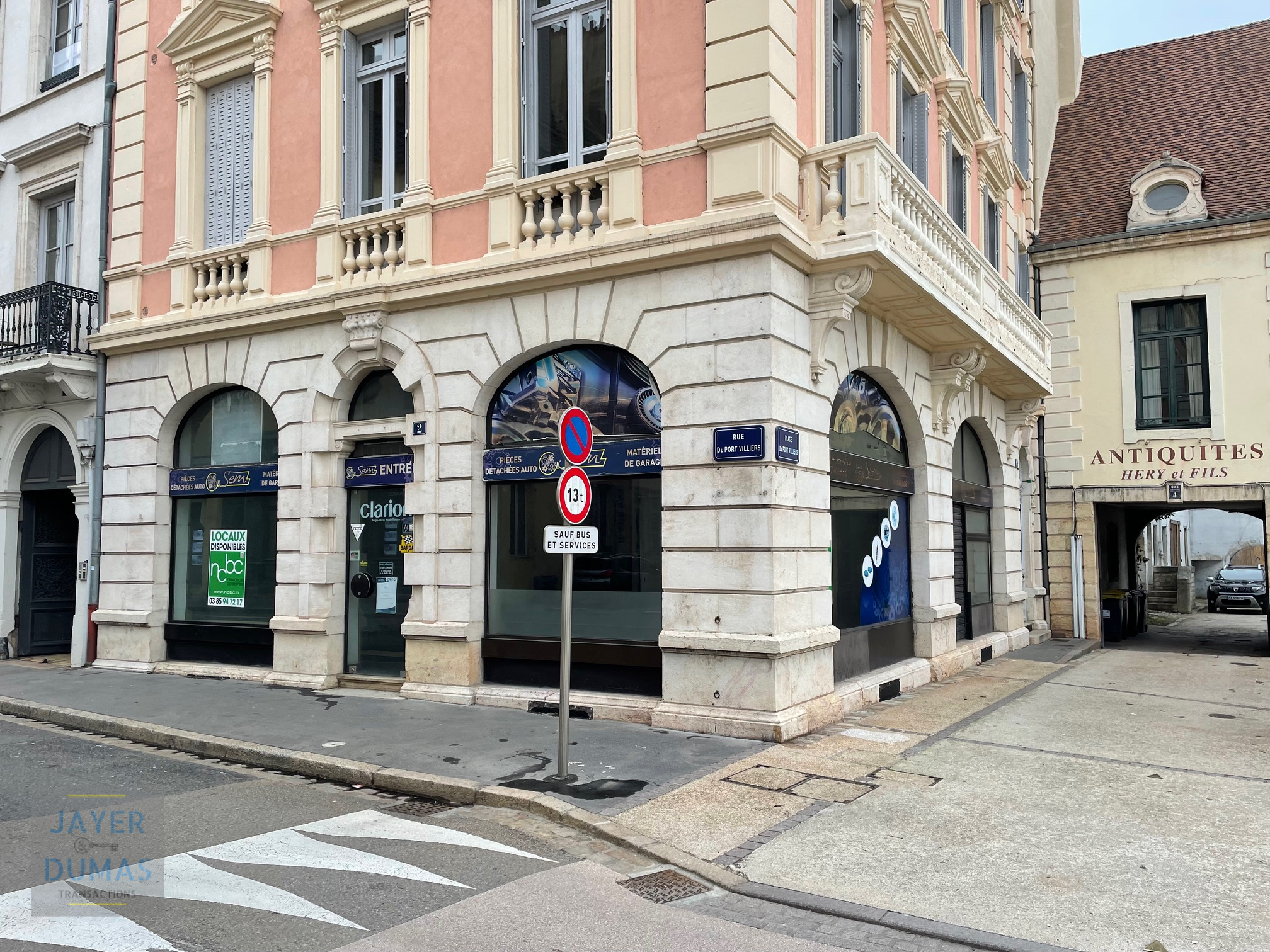 LOCAL COMMERCIAL ou PROFESSIONNEL - CHALON-SUR-SAONE - CENTR